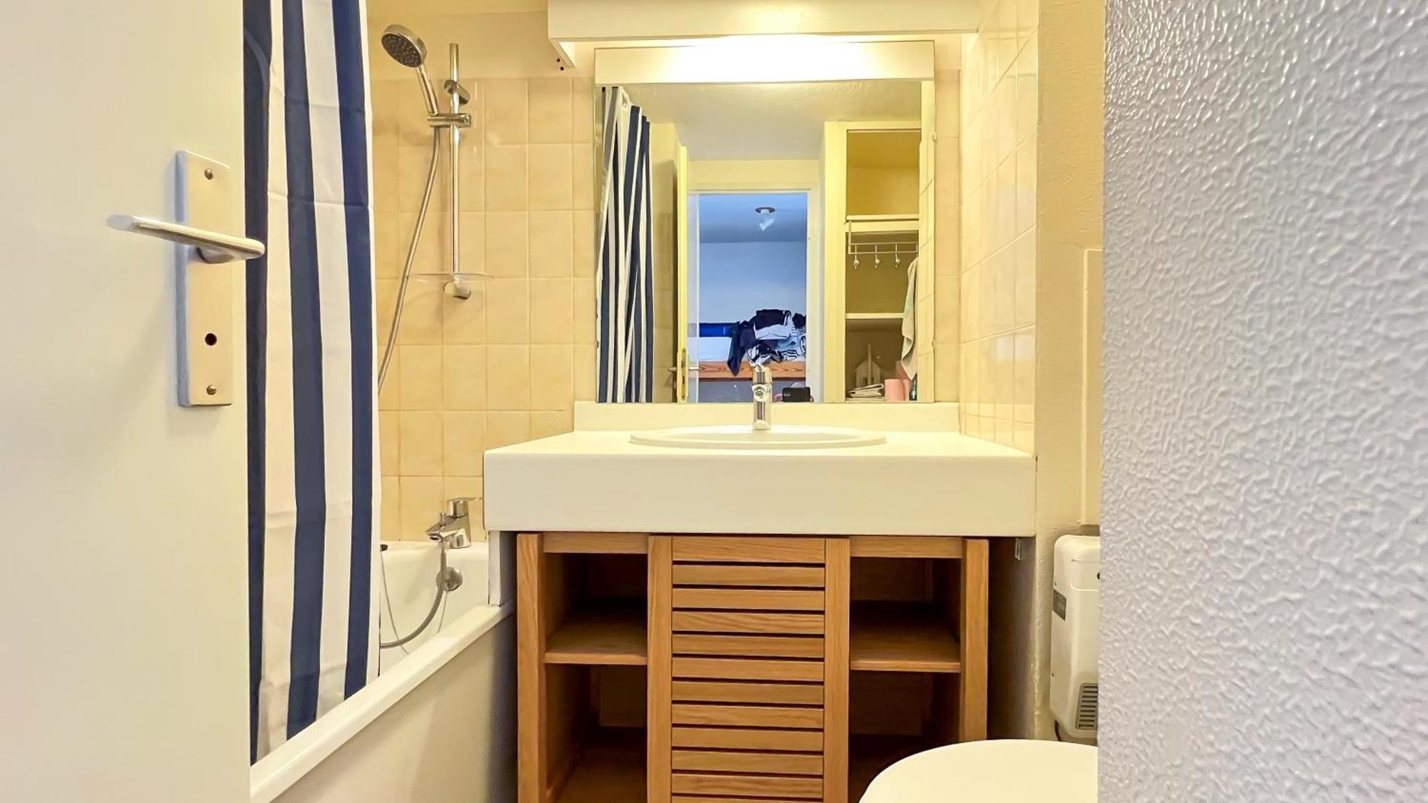 Jolie Maison A Etage En Residence Avec Piscine Saint-Martin-de-Re Ngoại thất bức ảnh