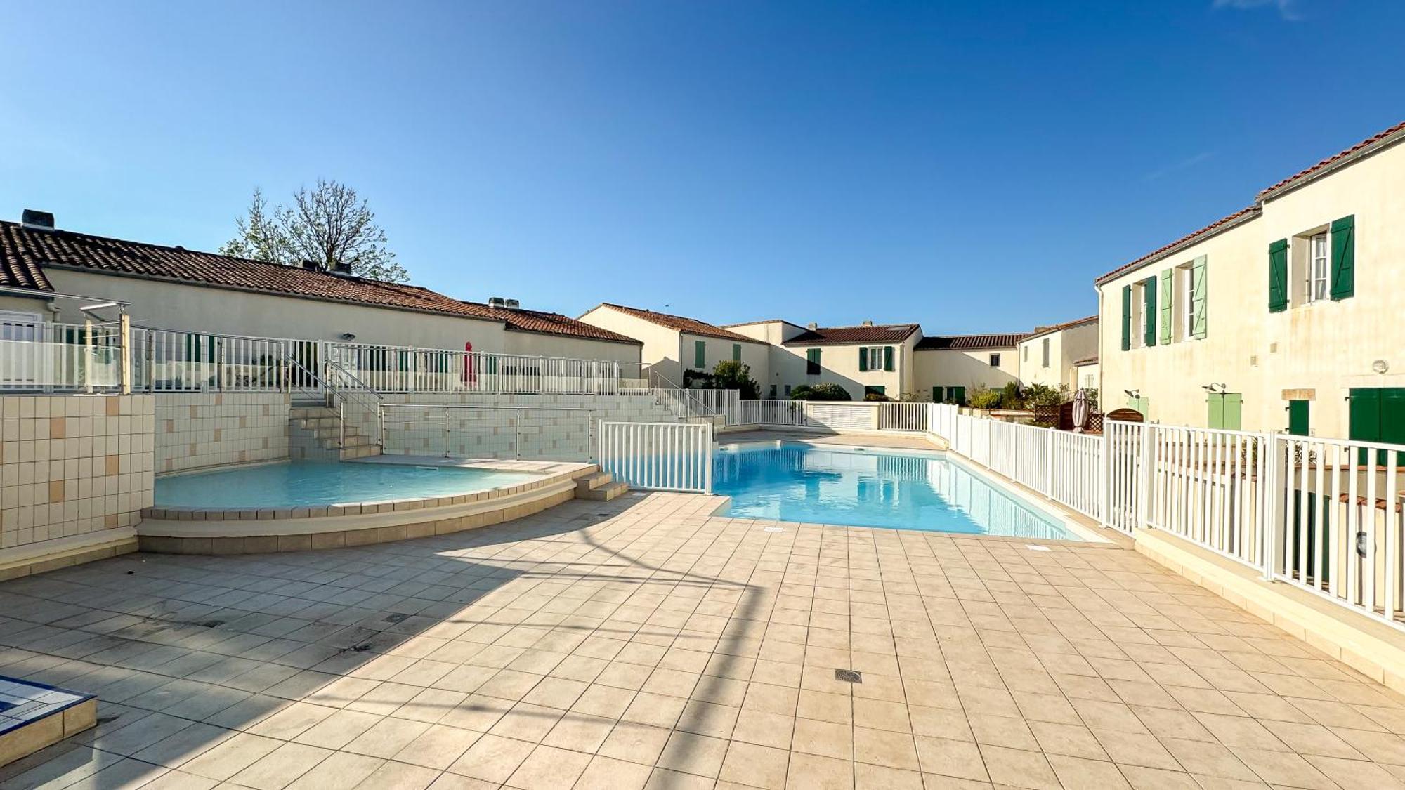 Jolie Maison A Etage En Residence Avec Piscine Saint-Martin-de-Re Ngoại thất bức ảnh